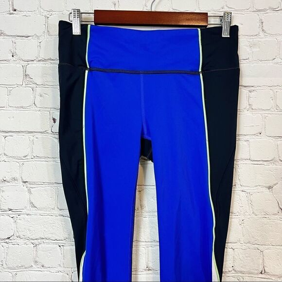 ATHLETA Womens Velocity Colorblock Stash Pocket Capri size small - Picture 3 of 12